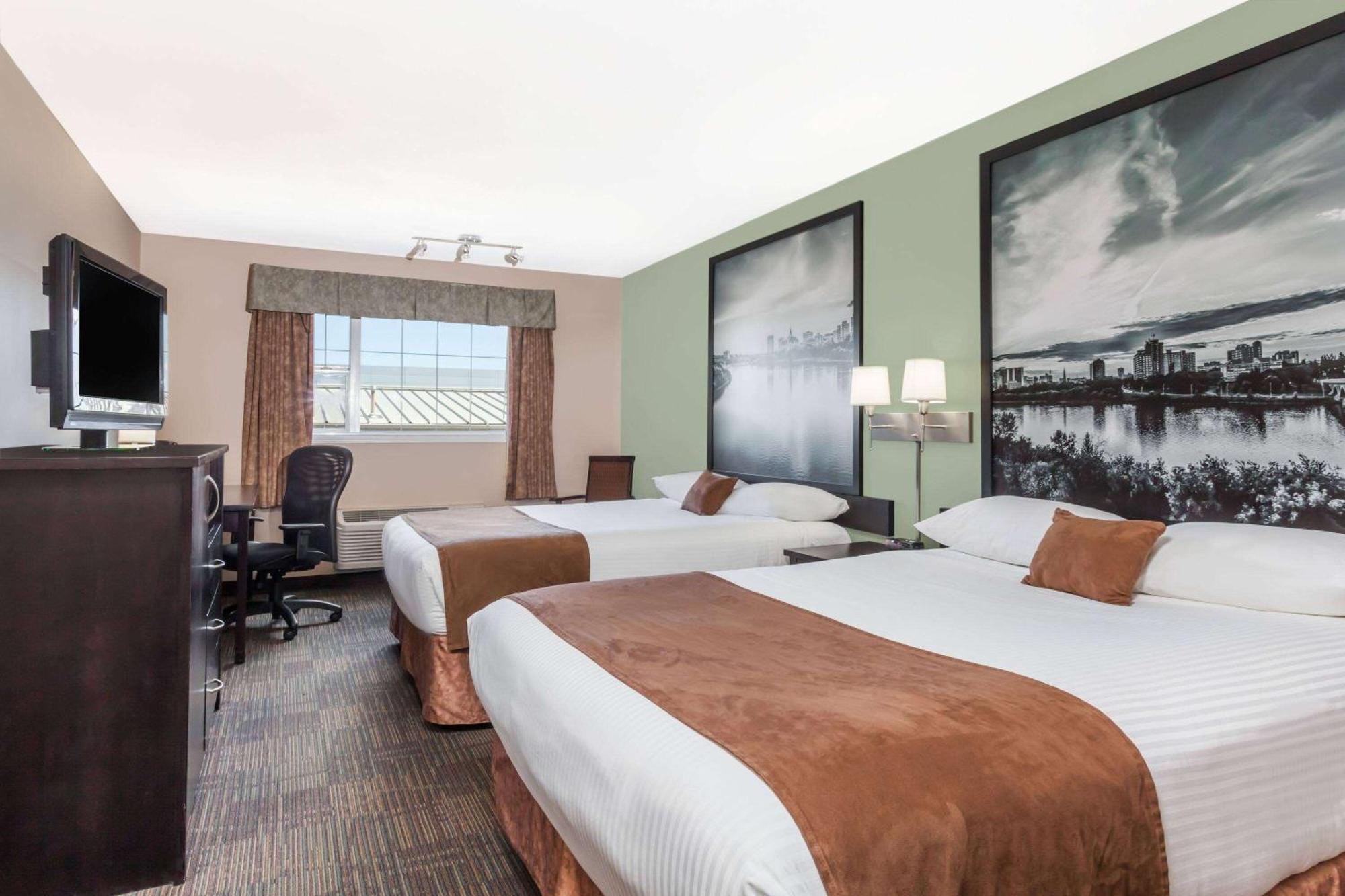 Отель Super 8 By Wyndham Saskatoon Near Saskatoon Airport Экстерьер фото