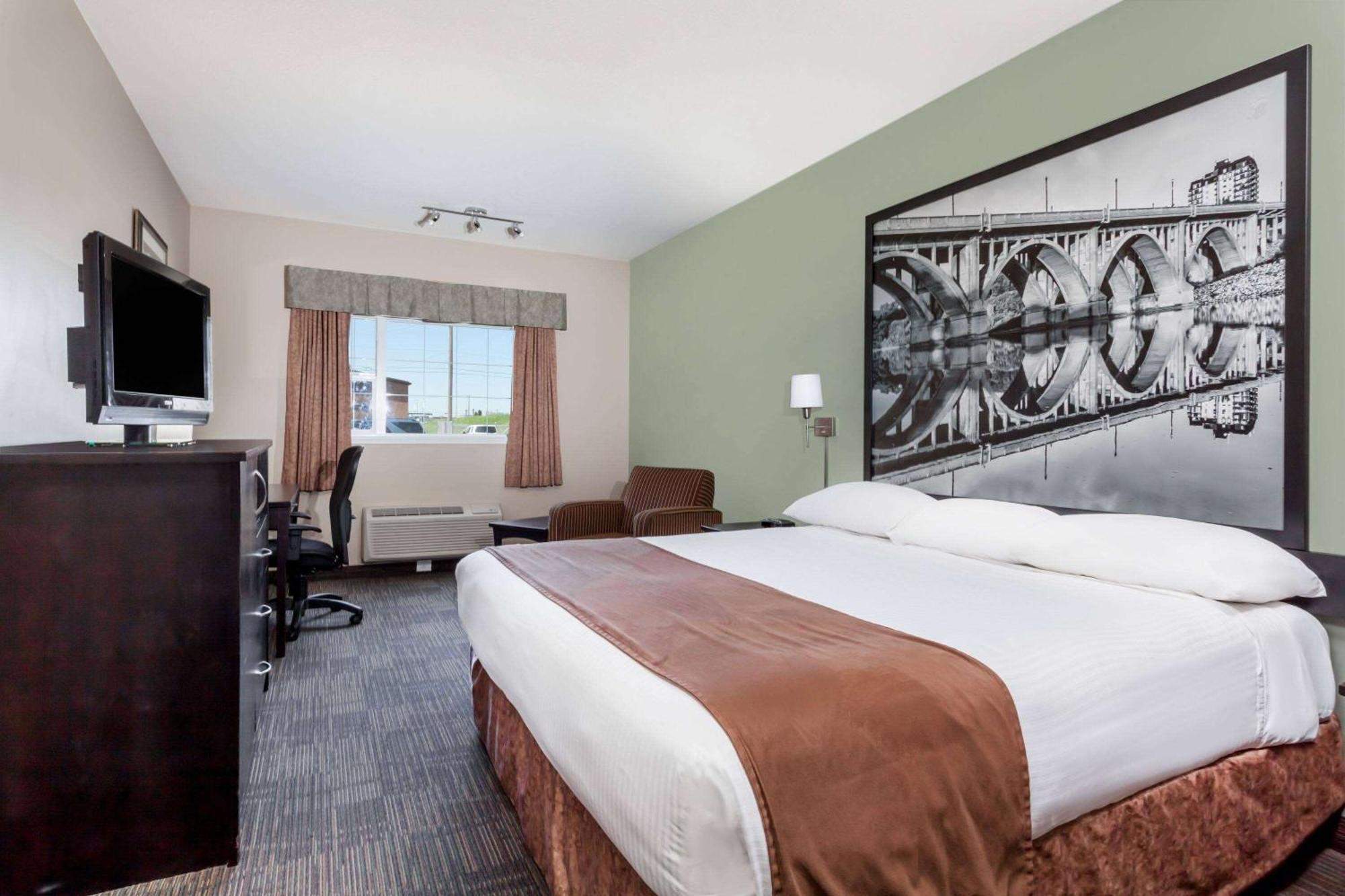 Отель Super 8 By Wyndham Saskatoon Near Saskatoon Airport Экстерьер фото