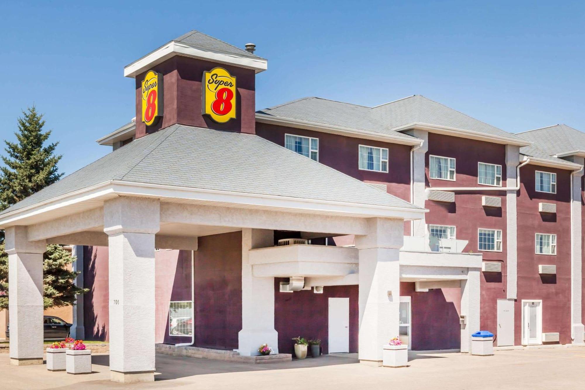 Отель Super 8 By Wyndham Saskatoon Near Saskatoon Airport Экстерьер фото